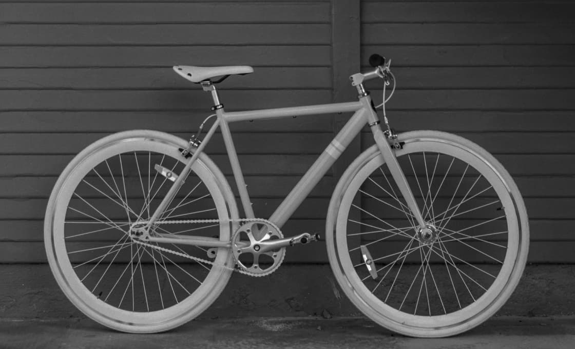 Bicicleta preta nebula.